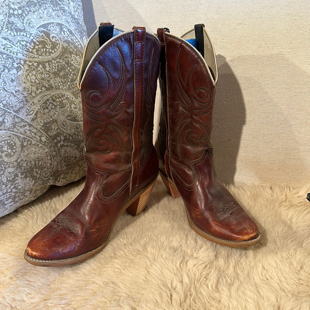 Vintage western cowboy boots
